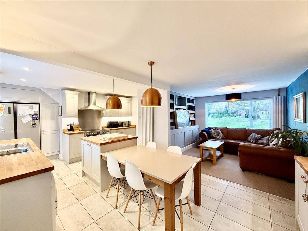 Property photo 2 of 21 2