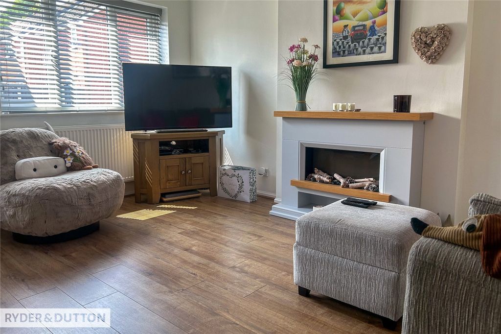 Property photo 2 of 19 Picture No. 12
