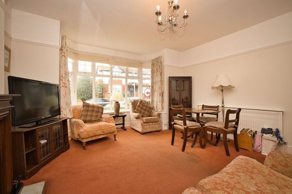 Property photo 3 of 14 Picture 3