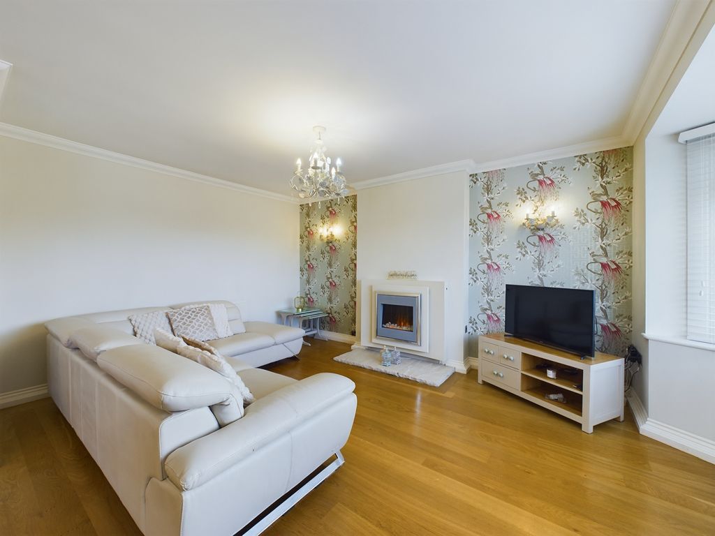 Property photo 2 of 34