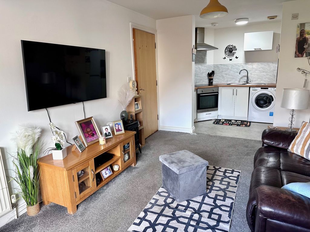 Property photo 3 of 10 Photo 7