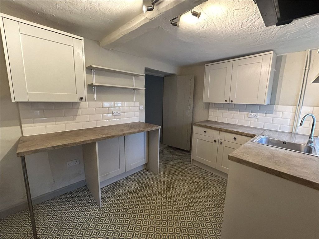 Property photo 3 of 6 Picture 3