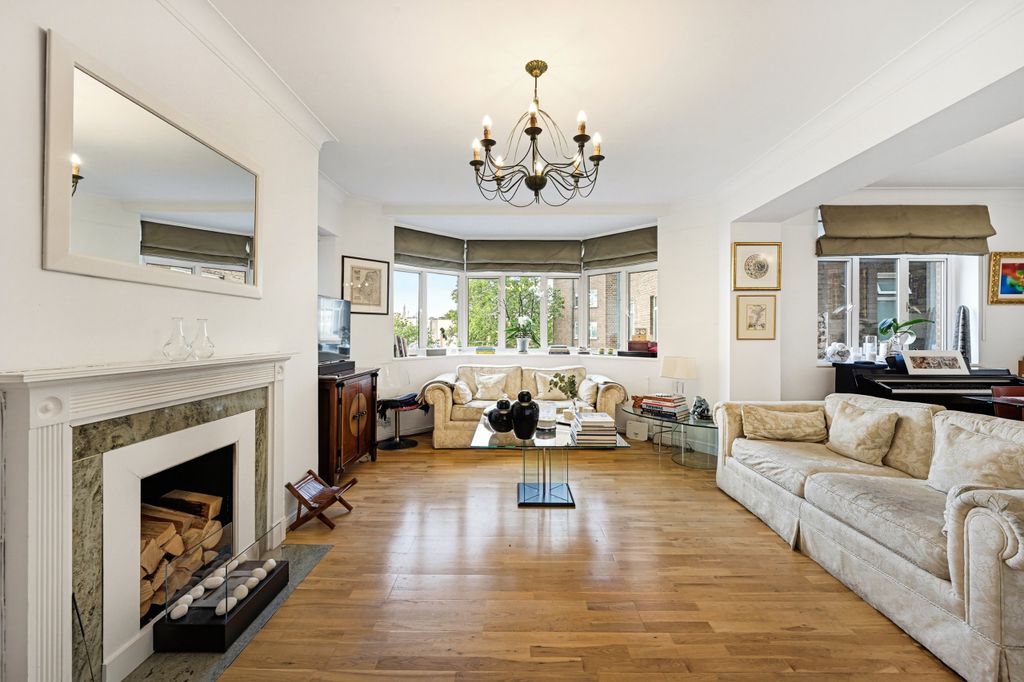 Property photo 3 of 20 Reception Room