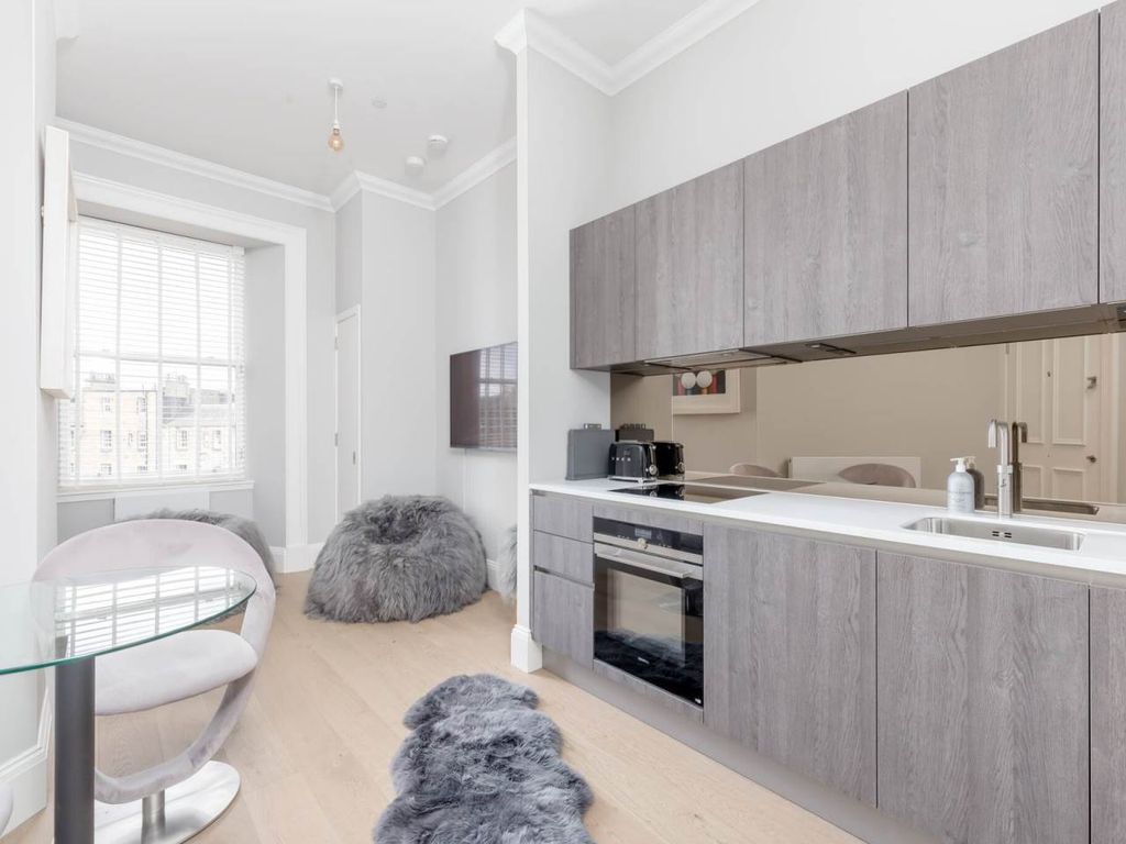 Property photo 2 of 11 02