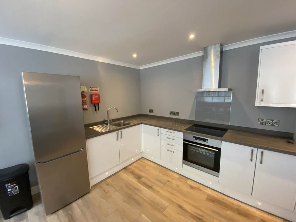 Property photo 2 of 5 Kitchen