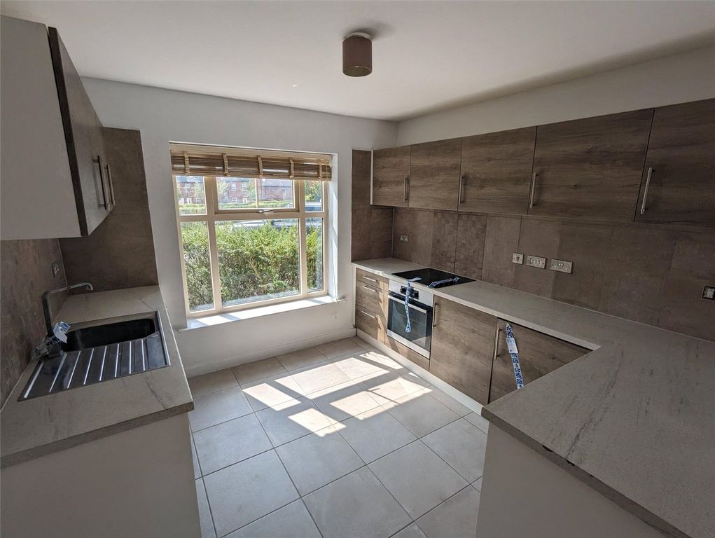 Property photo 3 of 23 Kitchen