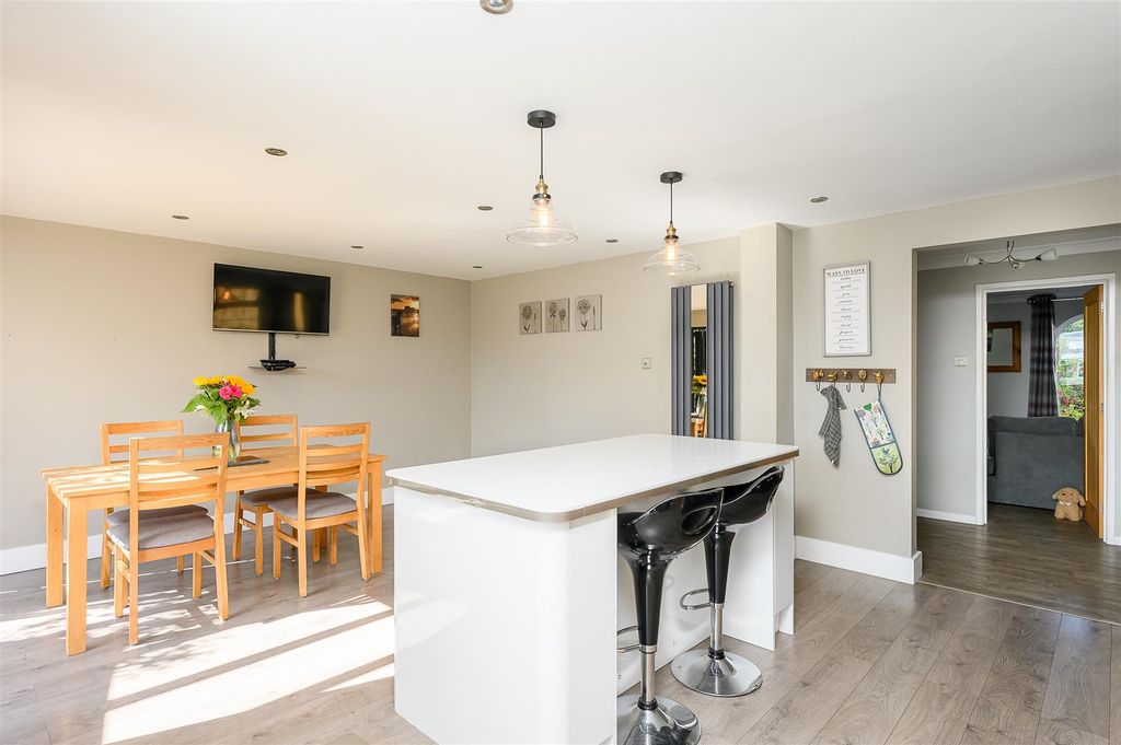 Property photo 3 of 22 Kitchen Diner