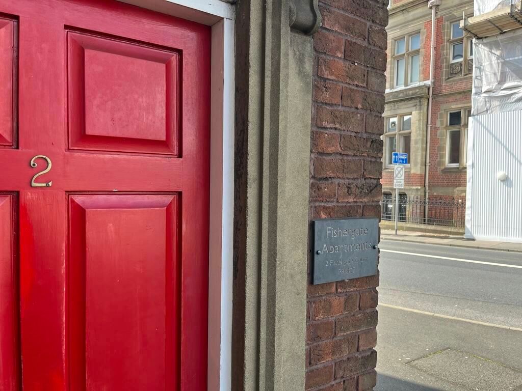 Property photo 2 of 33