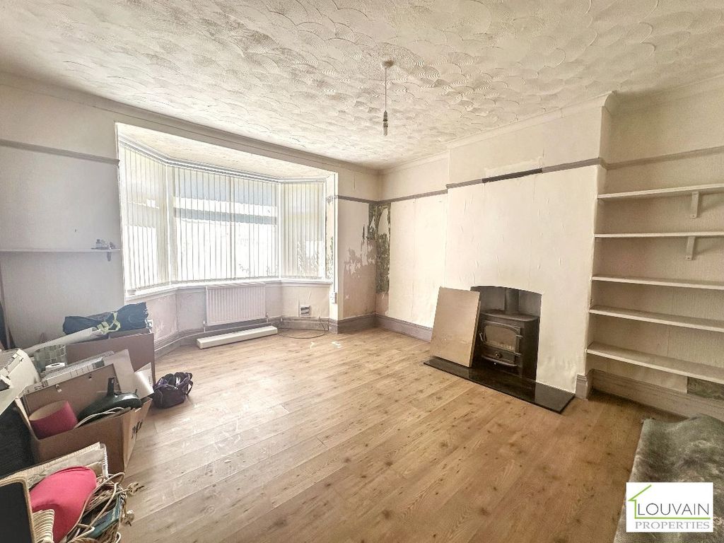 Property photo 2 of 38