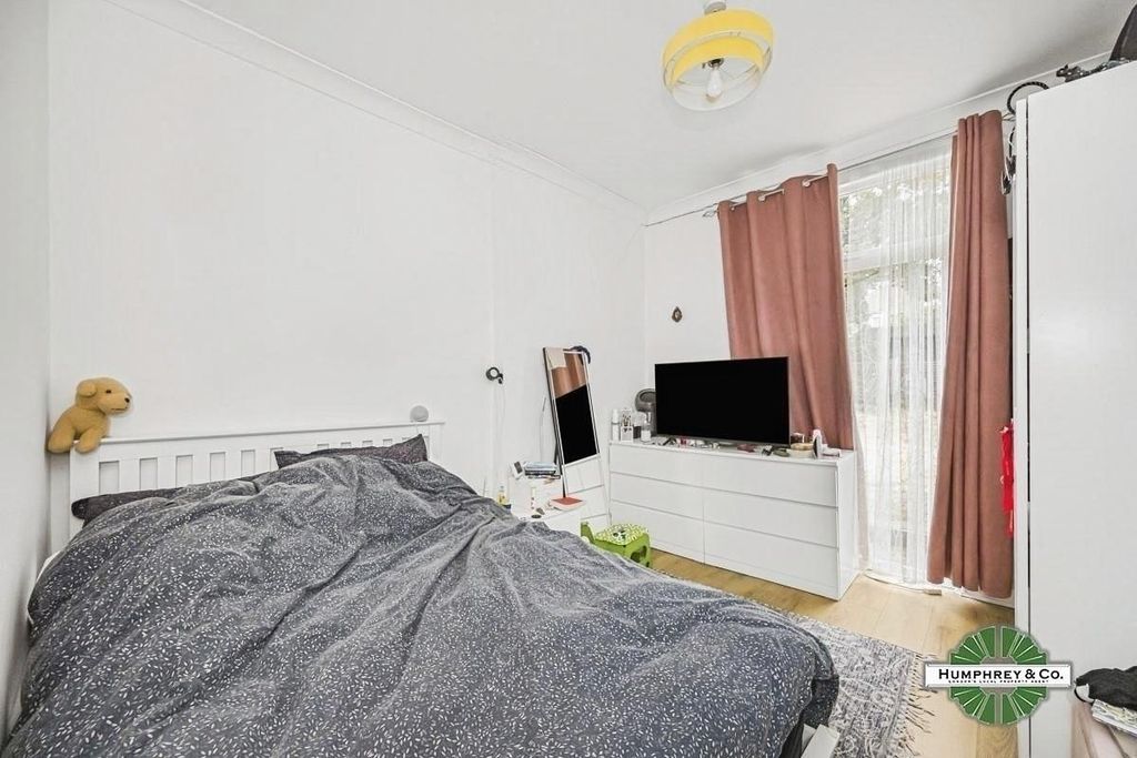 Property photo 3 of 9 Pbox-Img.Jpg