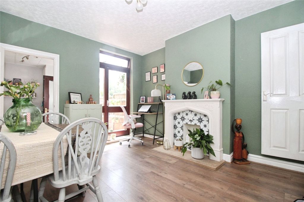Property photo 3 of 9 Dining Room
