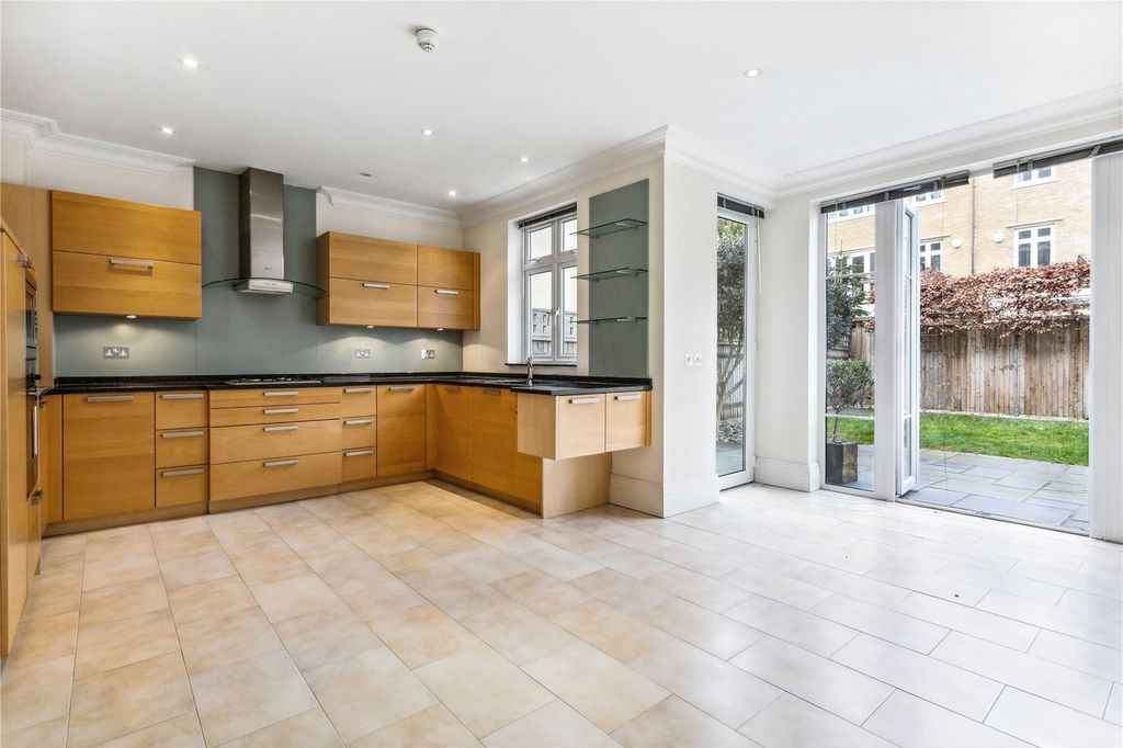 Property photo 3 of 14