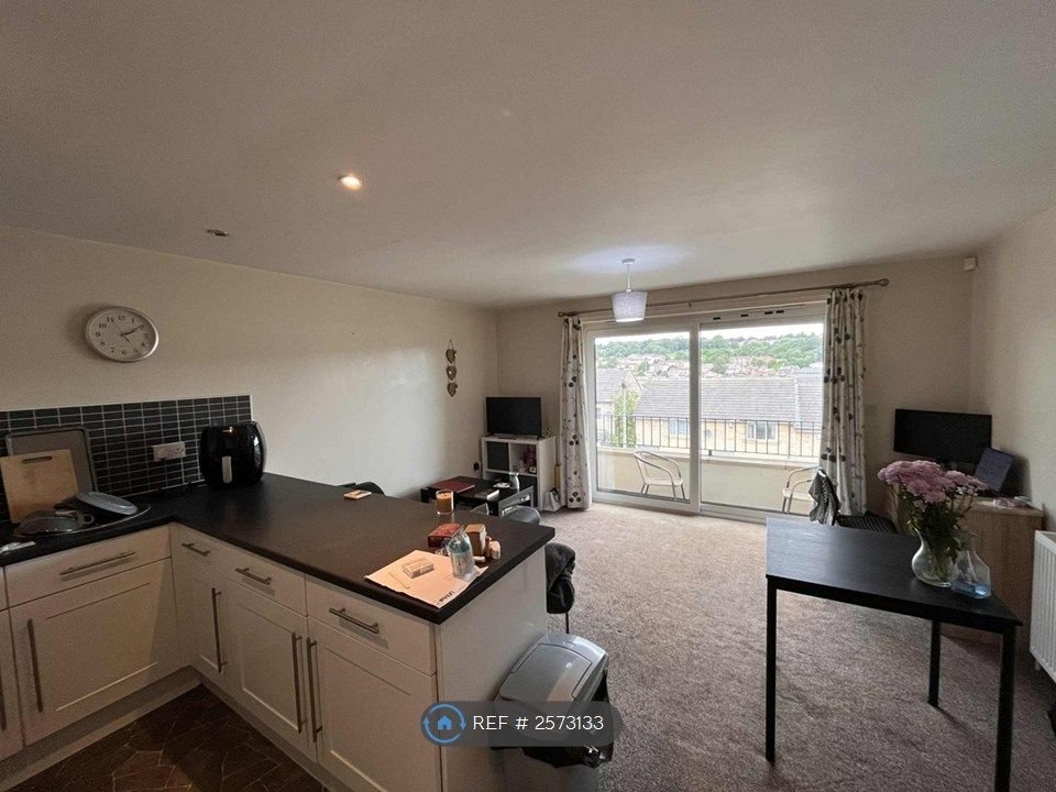 Property photo 3 of 12