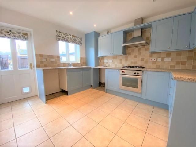 Property photo 2 of 20 Kitchen