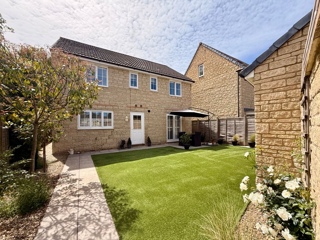 Property photo 1 of 21 Rear Garden