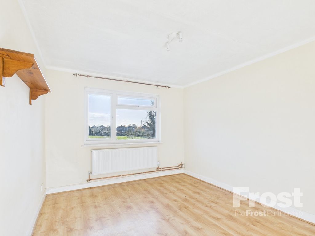 Property photo 3 of 7 Bedroom 1