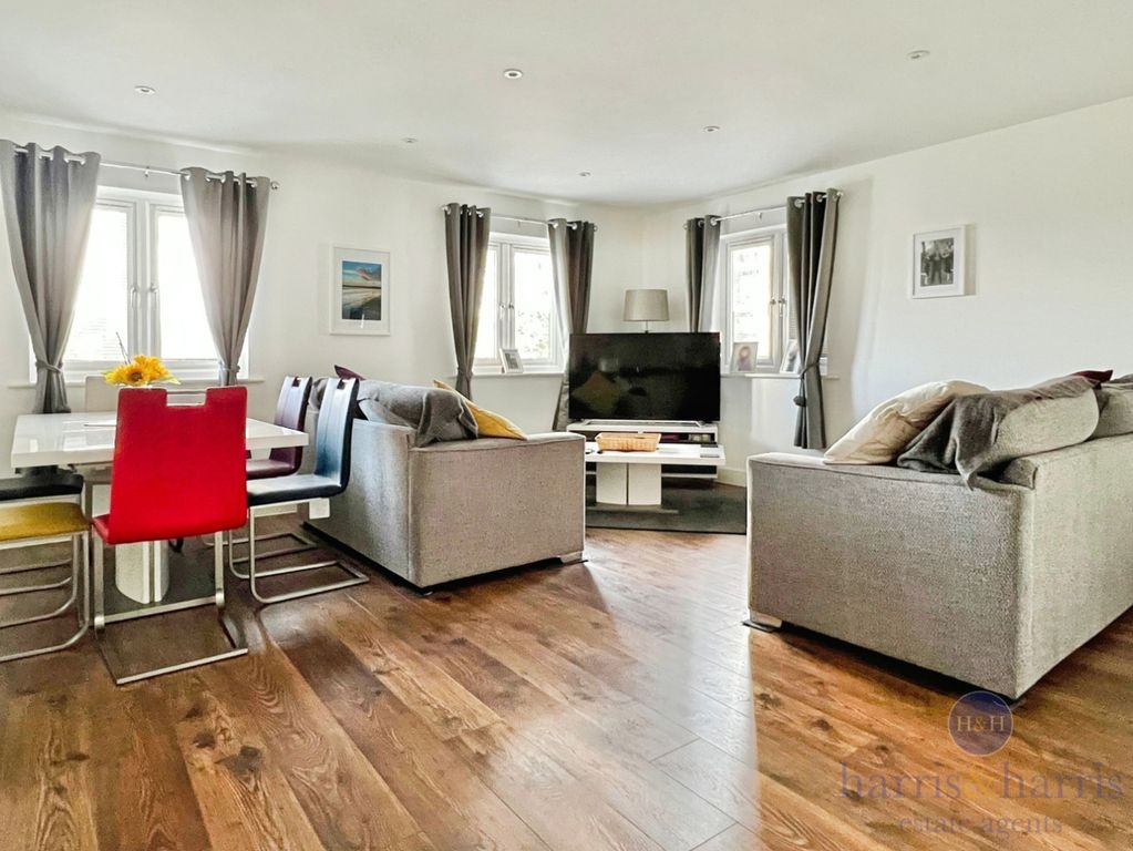 Property photo 2 of 8 Pbox-Img.Jpeg