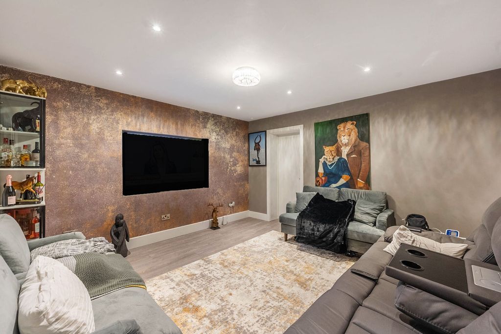 Additional image 23 of 5 bed detached house for saleLittle Potters, Bushey WD23