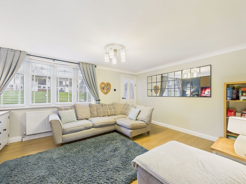 Property photo 2 of 12 Lounge