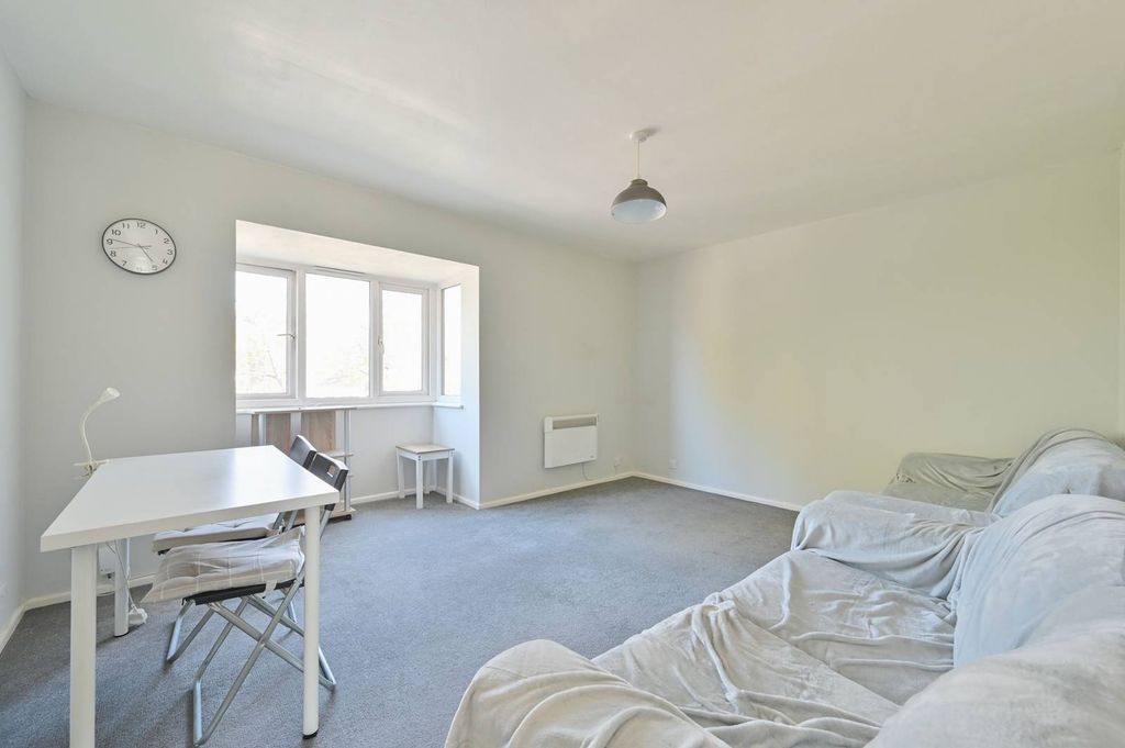 Property photo 3 of 10