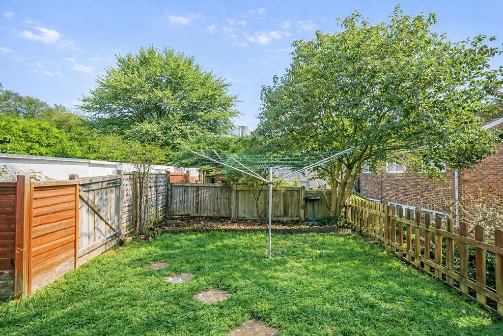 Property photo 2 of 21 A1F84A73-E9A8-440A-Ba46-16744Ec2E7Bd.Png