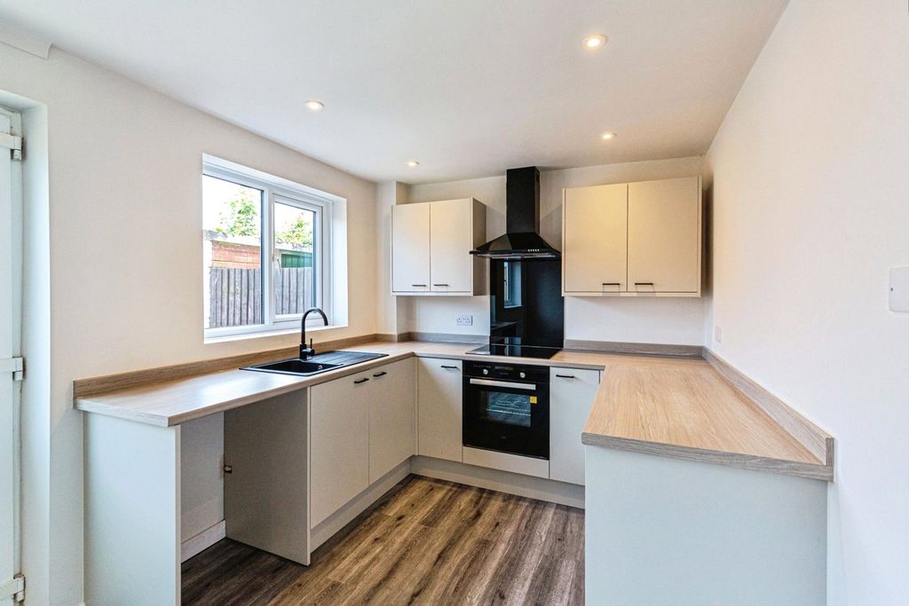 Property photo 3 of 15 Photo