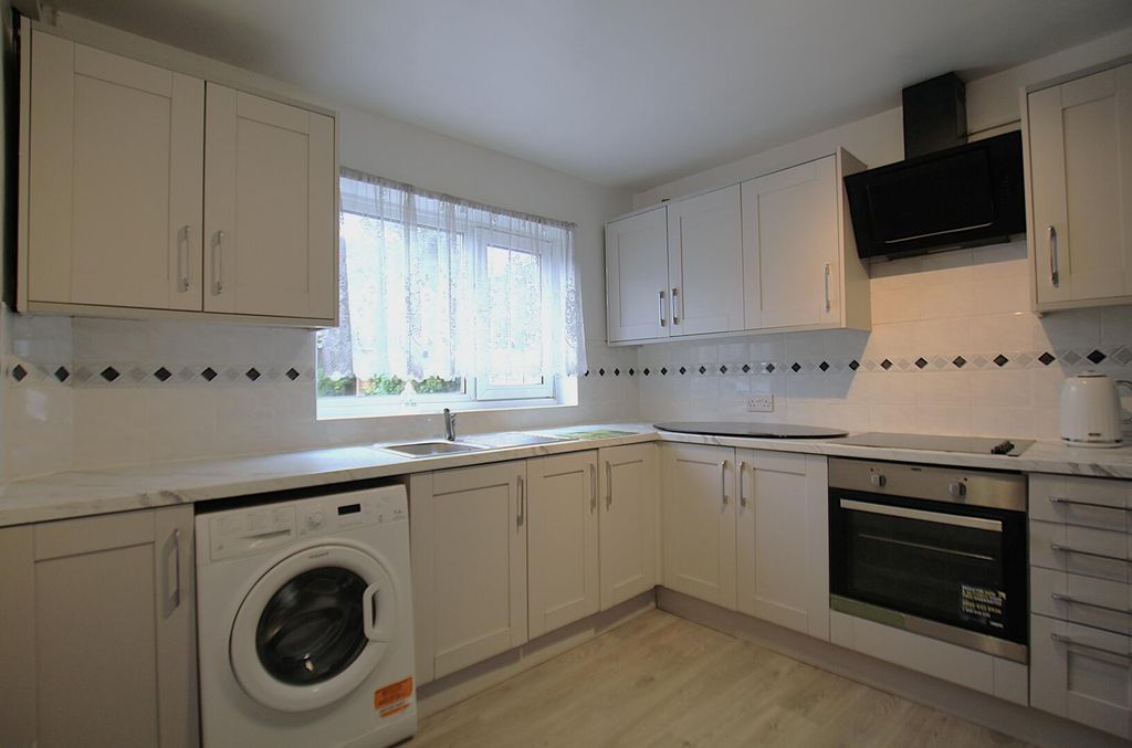 Property photo 2 of 12 Kitchen