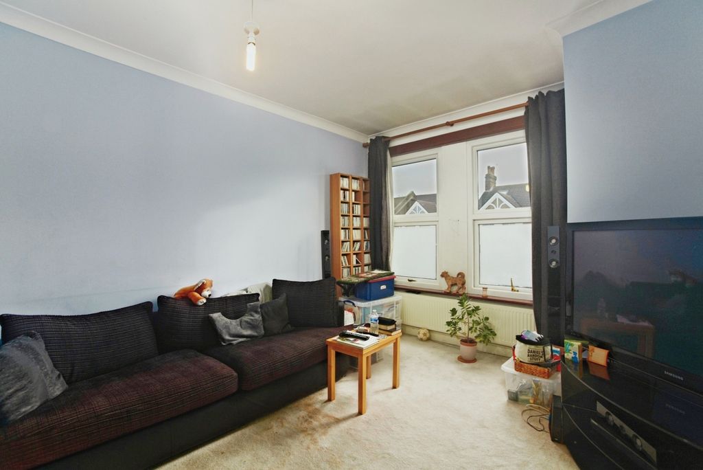 Property photo 3 of 17 Photo