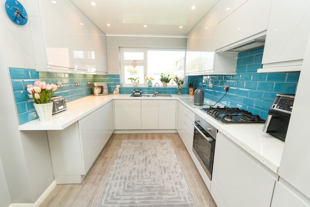 Property photo 3 of 22 Kitchen