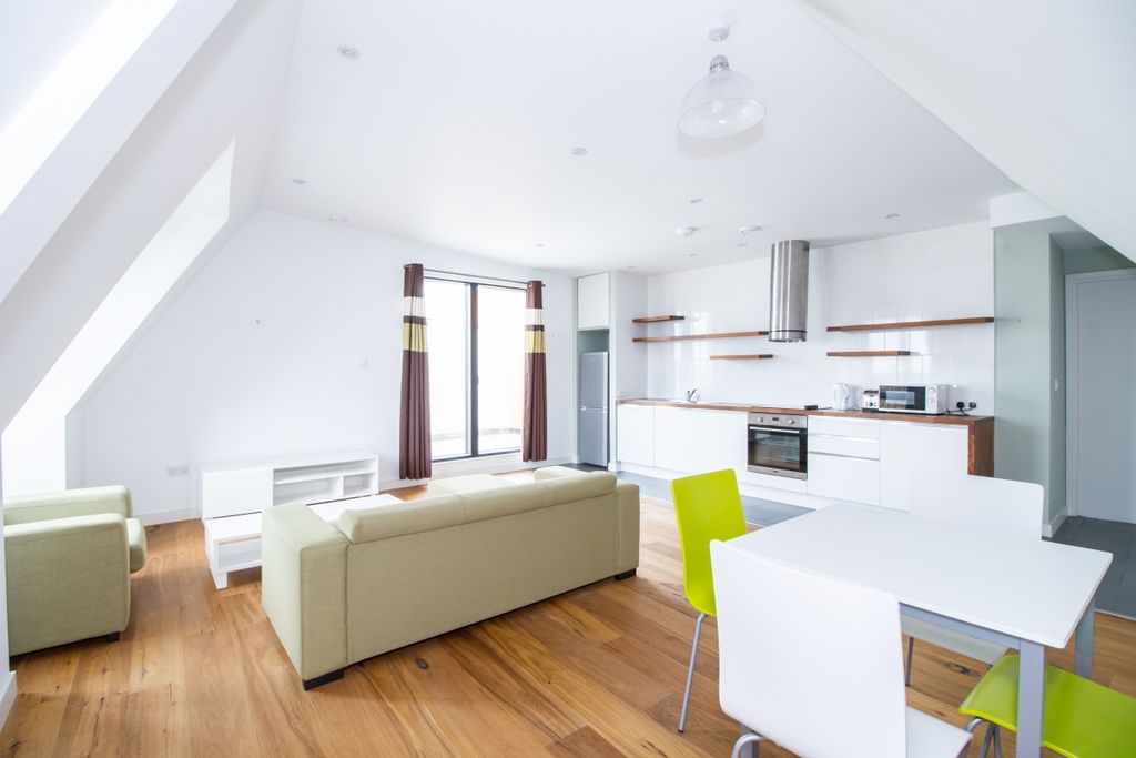 Property photo 1 of 8 43561
