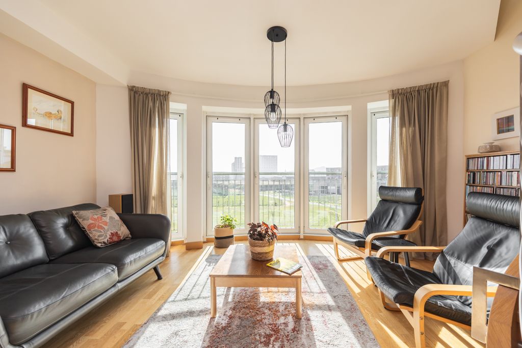 Property photo 2 of 24 Property Image 2