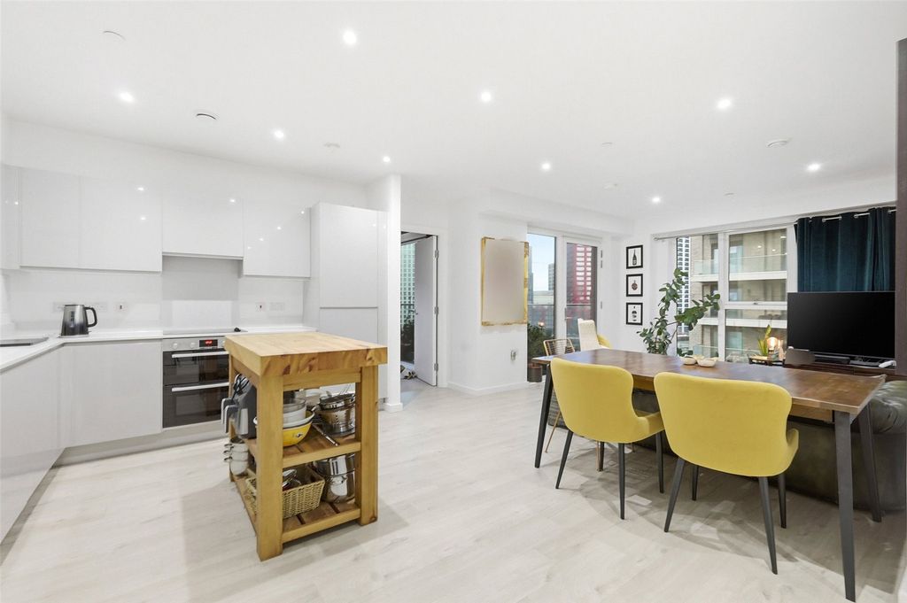 Property photo 3 of 22 Picture No. 21