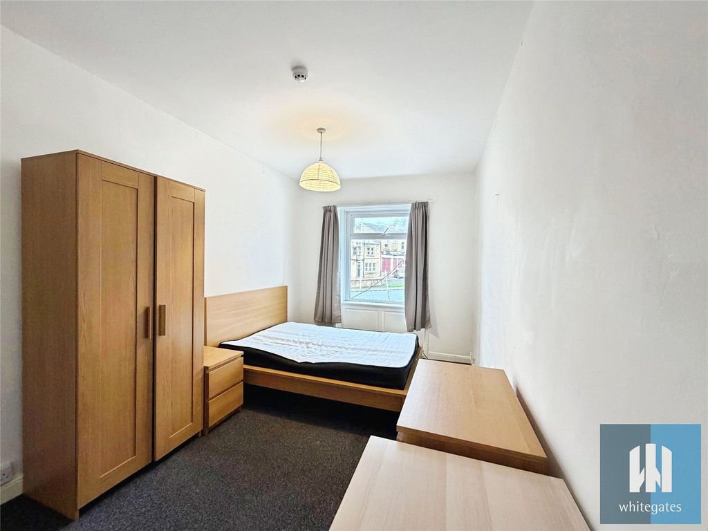 Property photo 3 of 7 Picture No. 17