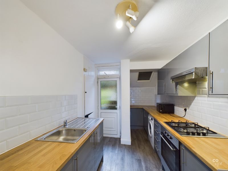 Property photo 1 of 7 Kitchen