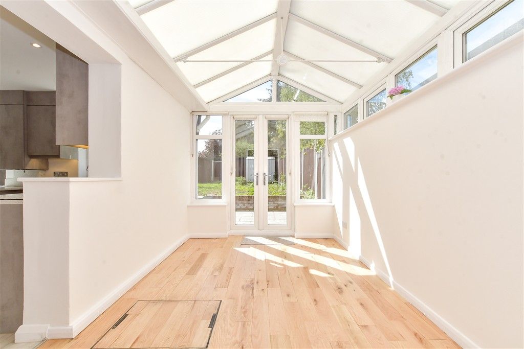 Property photo 3 of 17 Conservatory Area