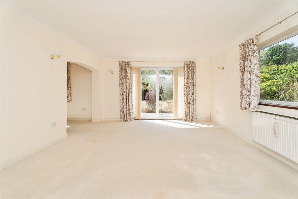 Property photo 2 of 31