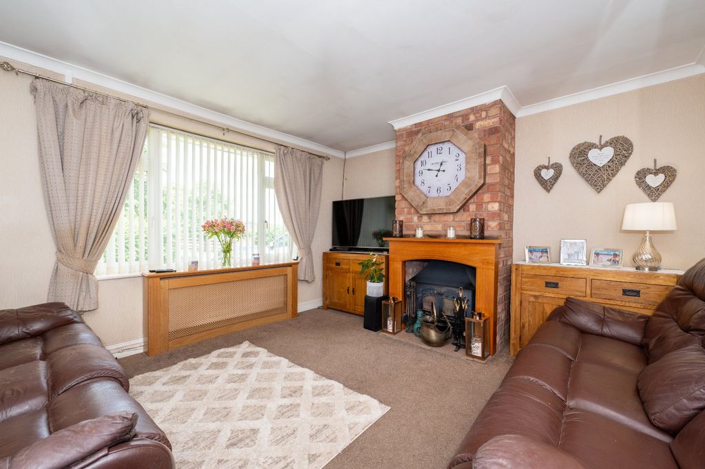 Property photo 3 of 12 Sitting Room