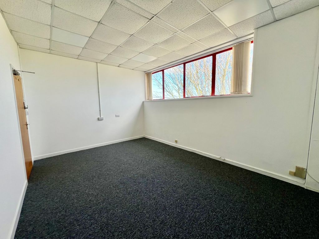 Property photo 2 of 5 4867181