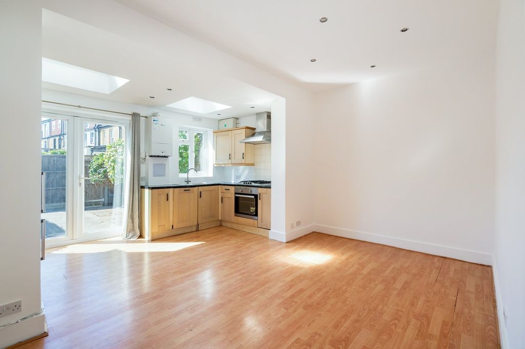 Property photo 2 of 12