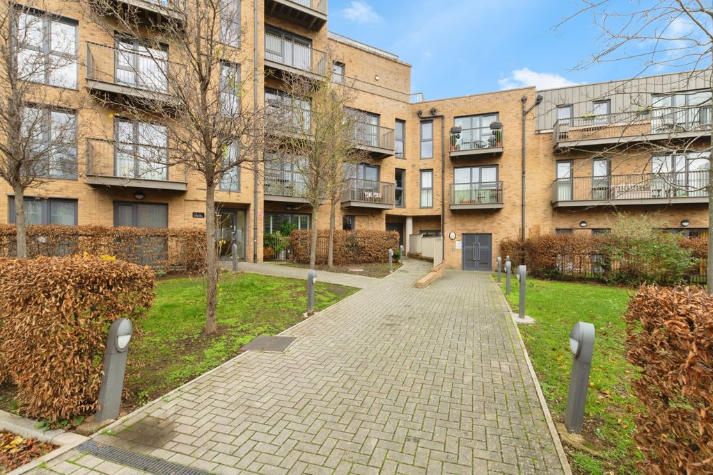 Property photo 1 of 20