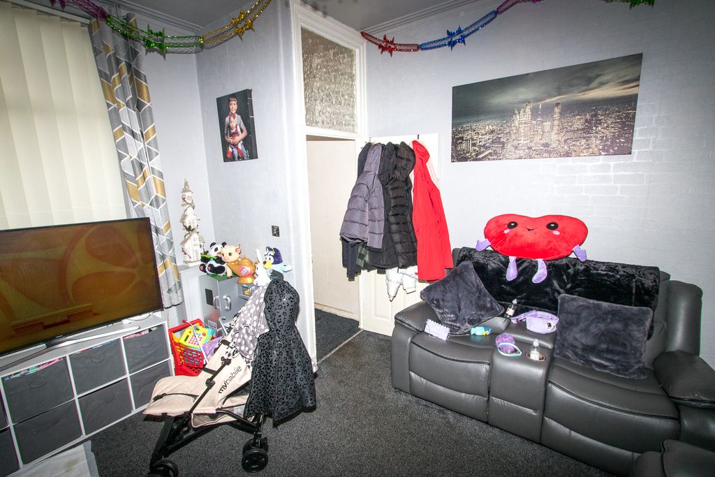 Property photo 3 of 14