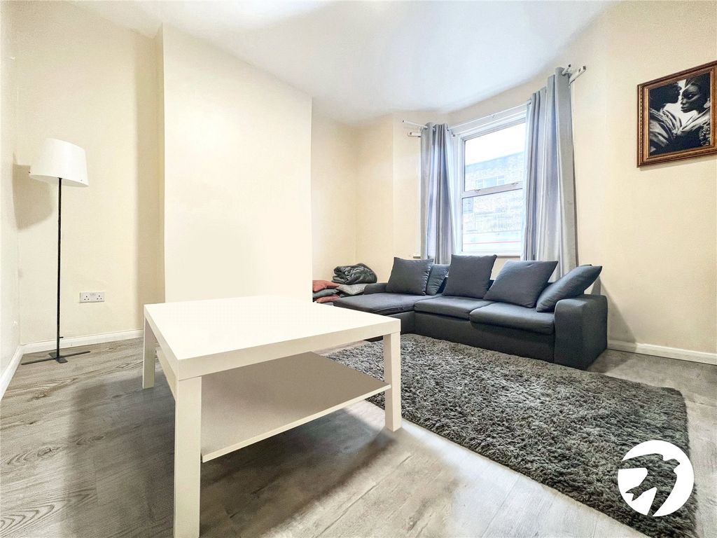 Property photo 2 of 17 Picture No. 08