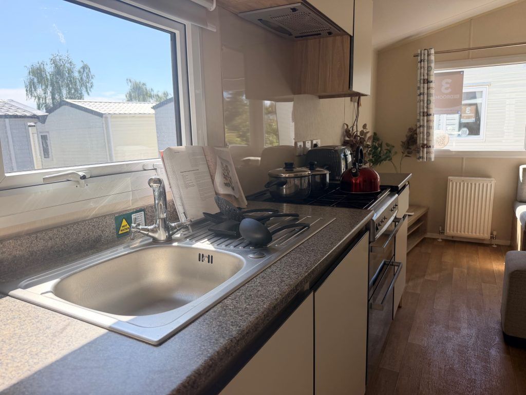 Property photo 2 of 10 Willerby Mistral 2016 Vs637168 146662675.Jpeg