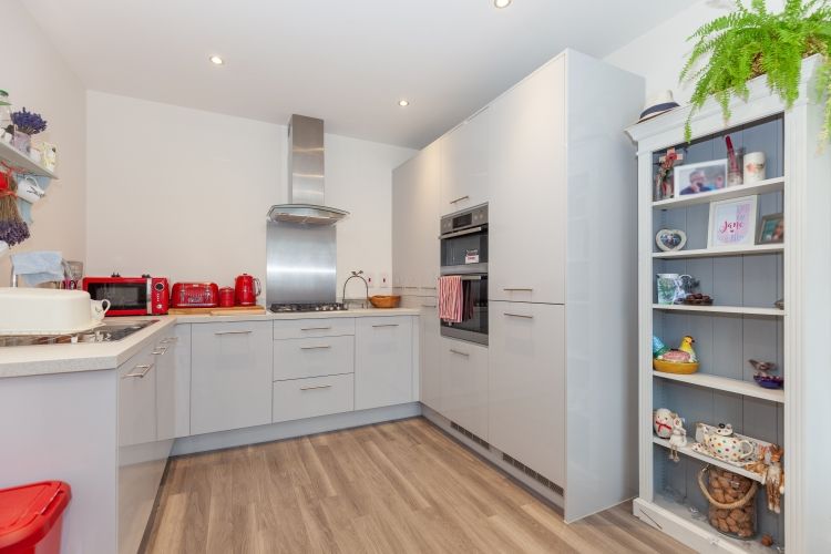 Property photo 3 of 12 216240