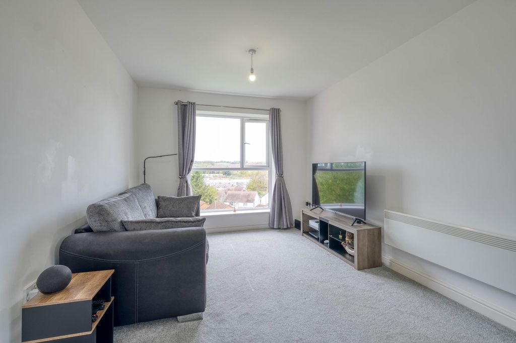 Property photo 3 of 14