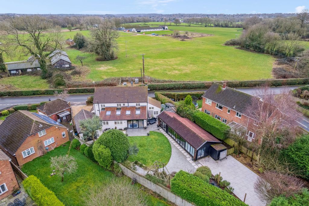 Property photo 1 of 36