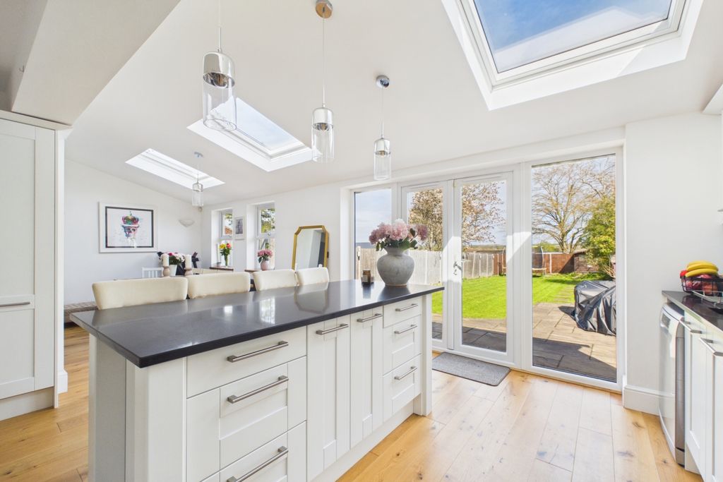 Property photo 2 of 17 Kitchen Dining Area