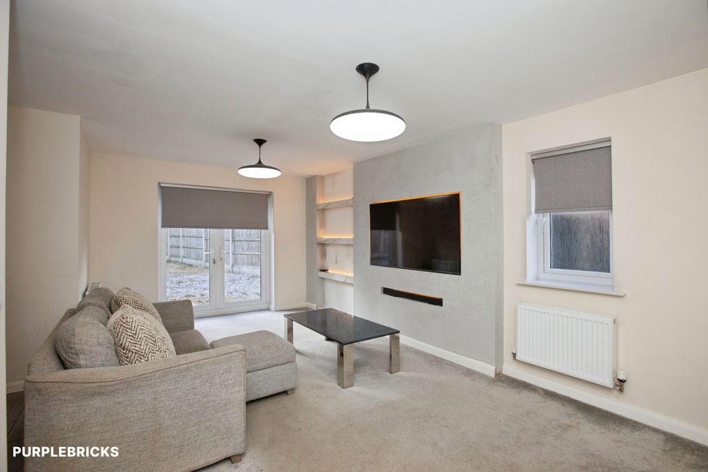 Property photo 2 of 25