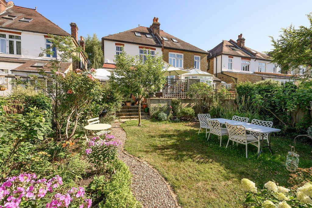 Property photo 2 of 23