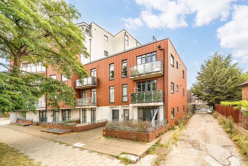 Property photo 1 of 6